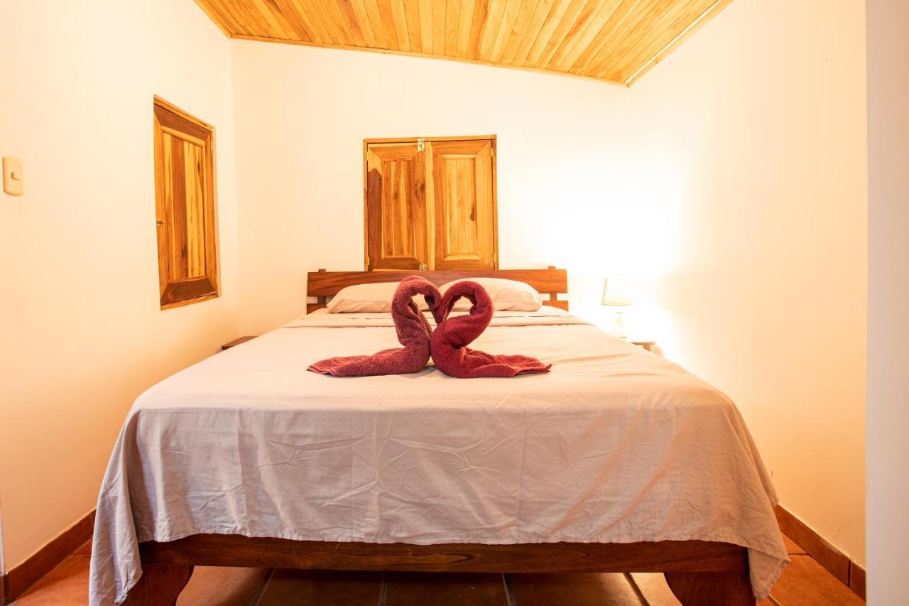 Pochote Lodge Guayabo  Esterno foto